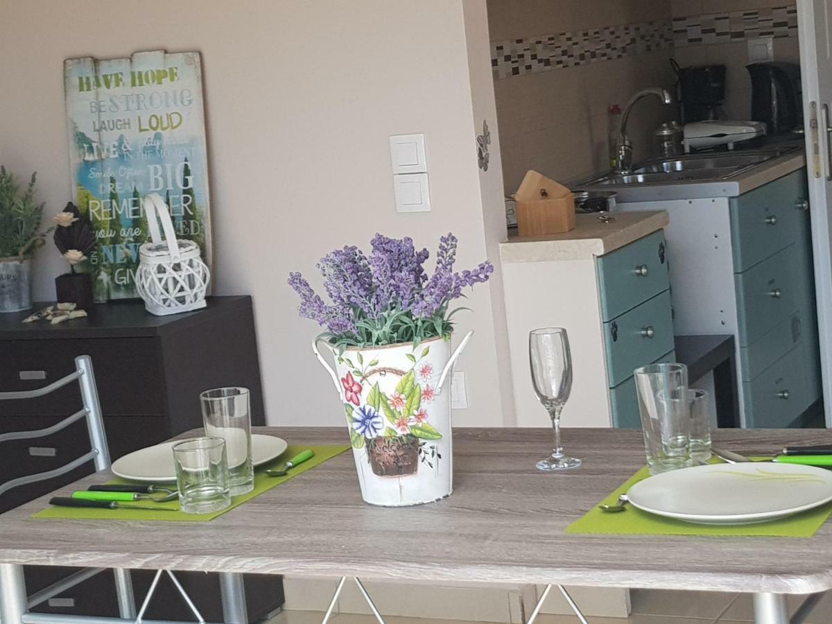 Butterfly Apartment Kalamata Luaran gambar